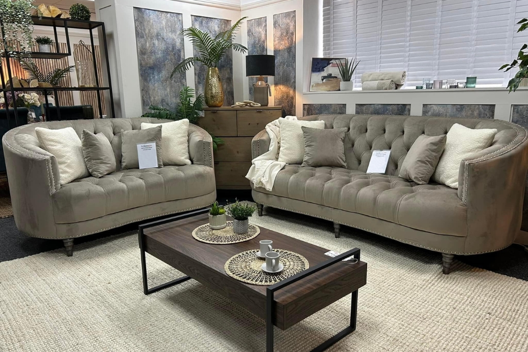 The Ultimate Guide to Selecting a Velvet Sofa That Fits Your Lifestyle