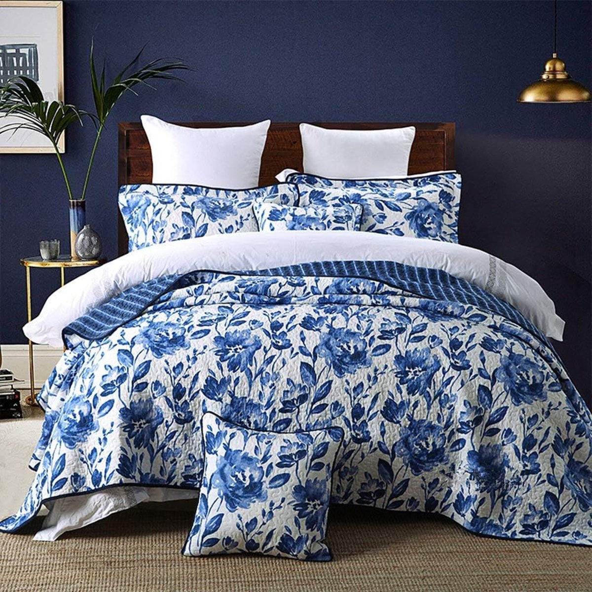 Crafting Your Serene Sanctuary The Timeless Appeal of Blue and White Bedding