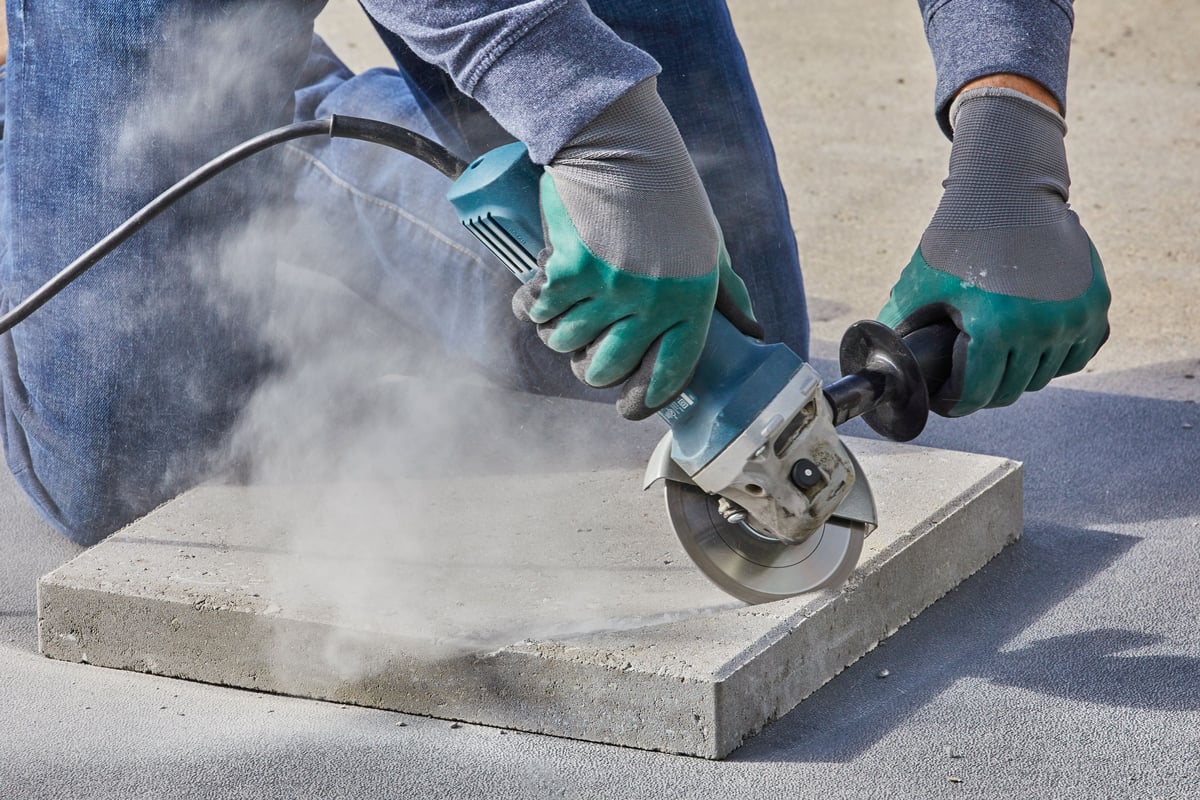 cutting pavers with angle grinder