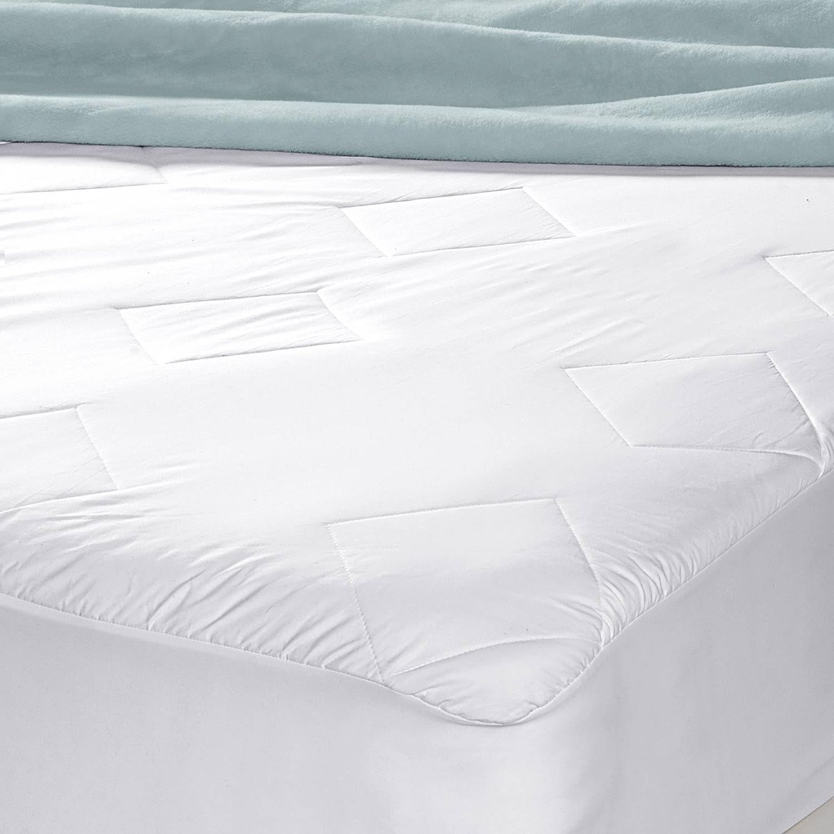 Understanding the Comfort and Benefits of 100% Cotton Mattress Pads