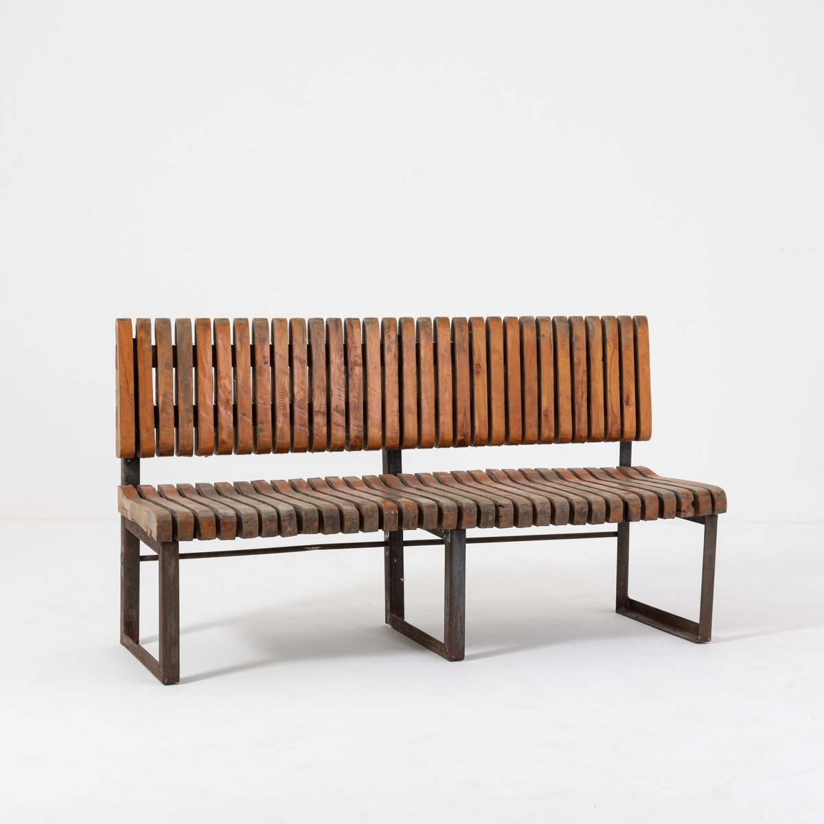 Exploring the Benefits of an Industrial Bench in Everyday Life