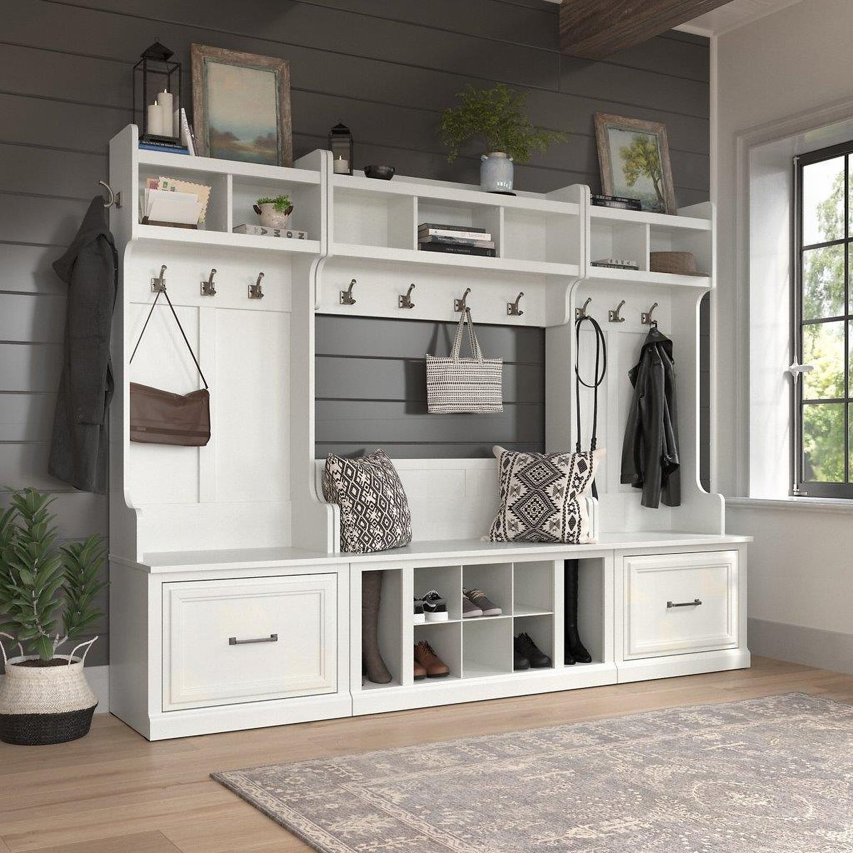 The Practicality of the Woodland Full Entryway Storage Set