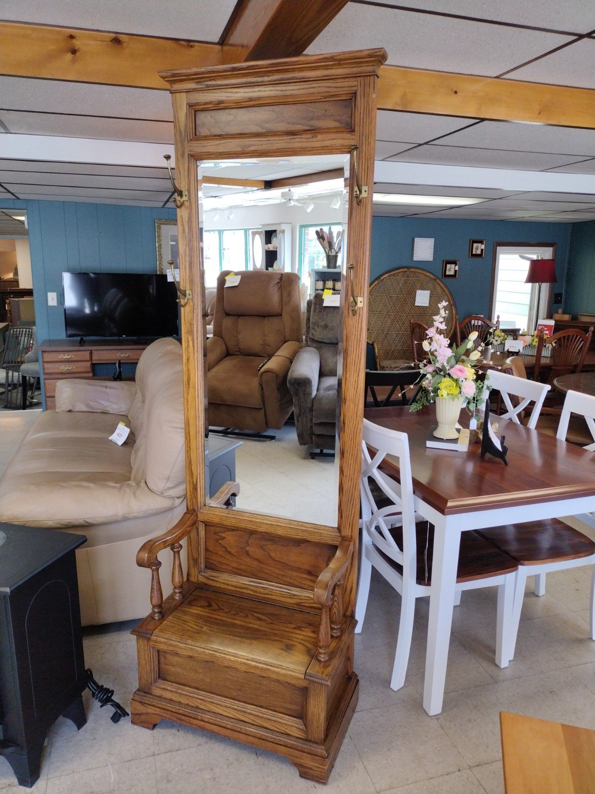 Maximizing Your Entryway With the Benzara BM211137 Hall Tree