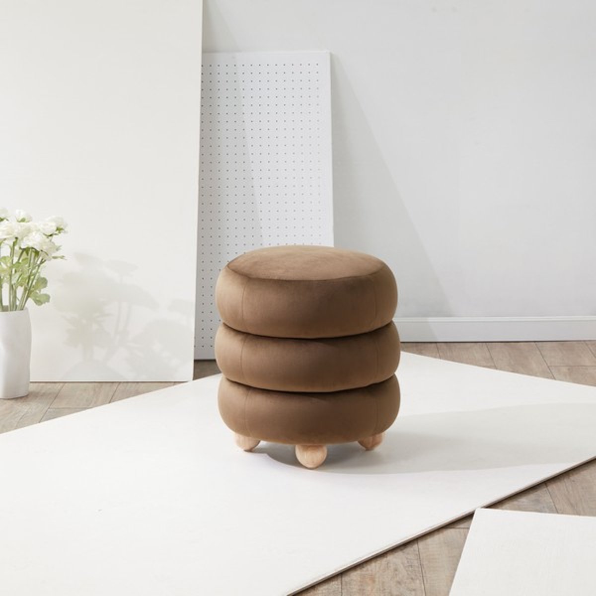 How the Safavieh Couture Cecelia Ottoman Transforms Living Spaces