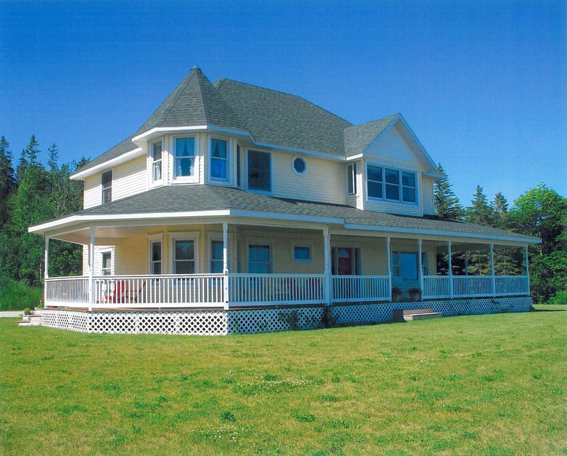 Creating Your Dream Retreat Farm House with a Wrap-Around Porch 1