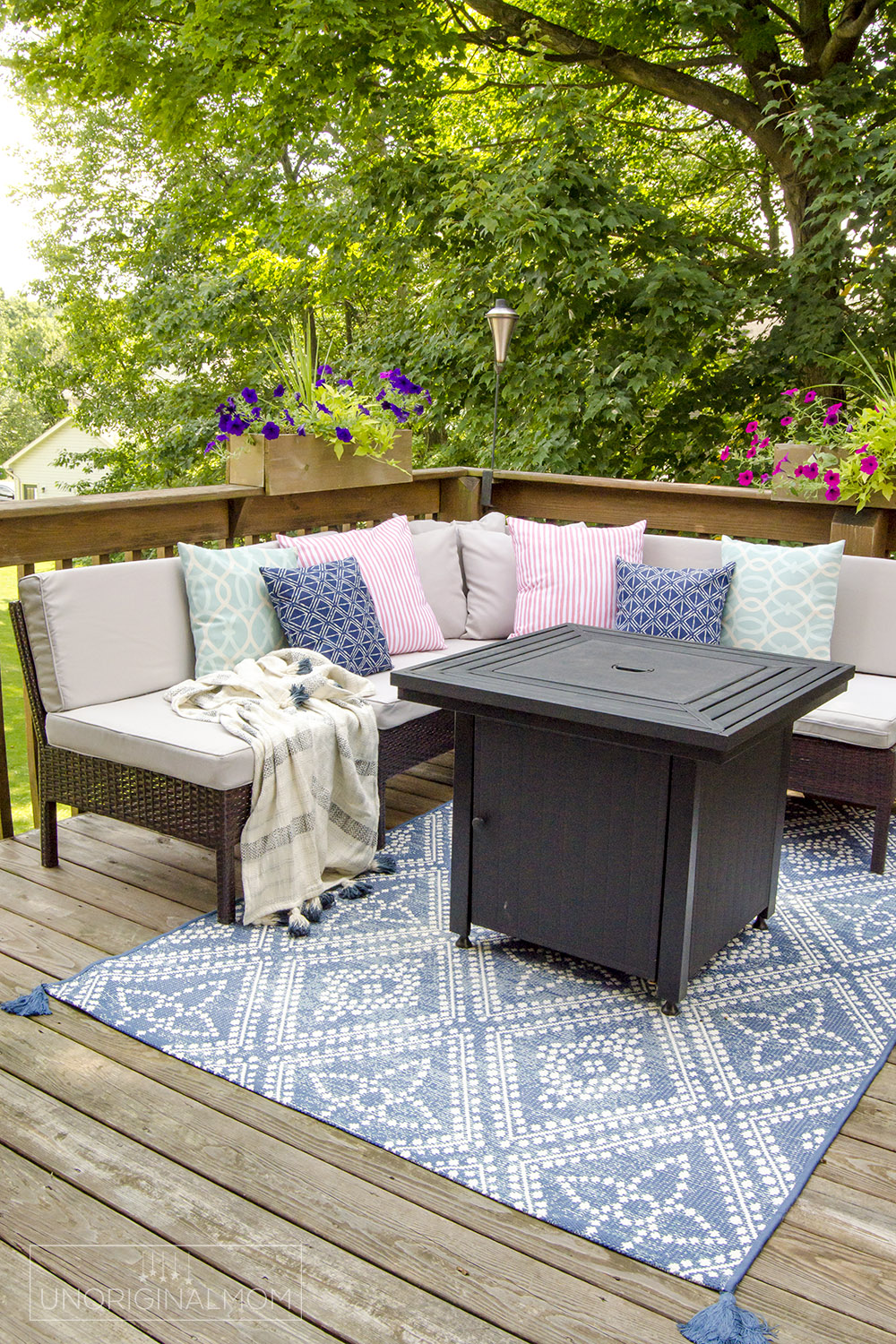 decorating a small deck ideas 3