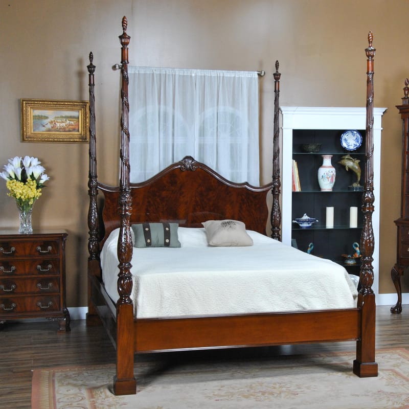 Decorating with Antique Queen Four Poster Beds A Timeless Approach 3