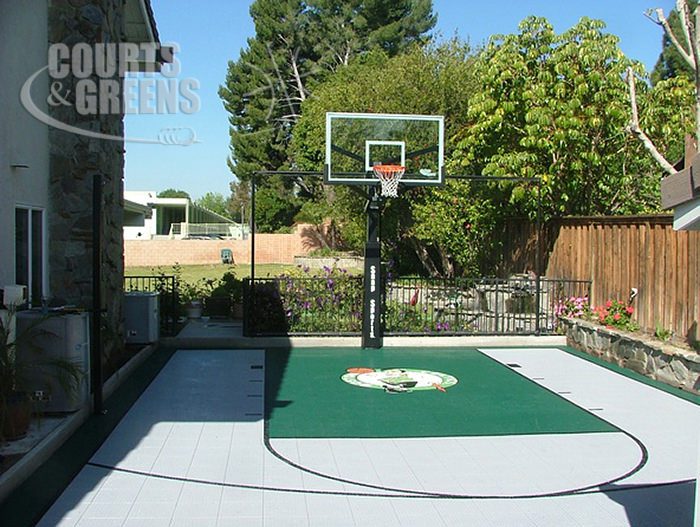diy small backyard basketball court 2