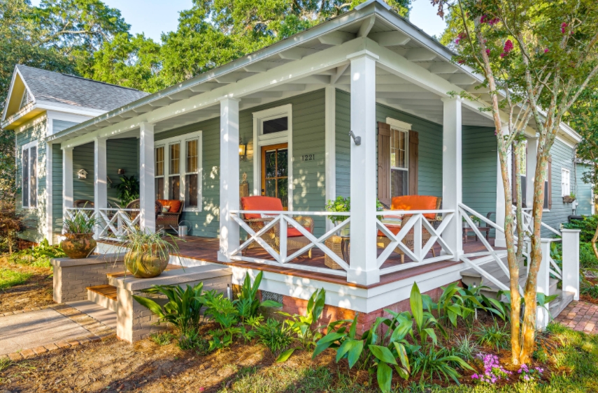 Embracing the Charm of a One-Story Home with a Wrap 4