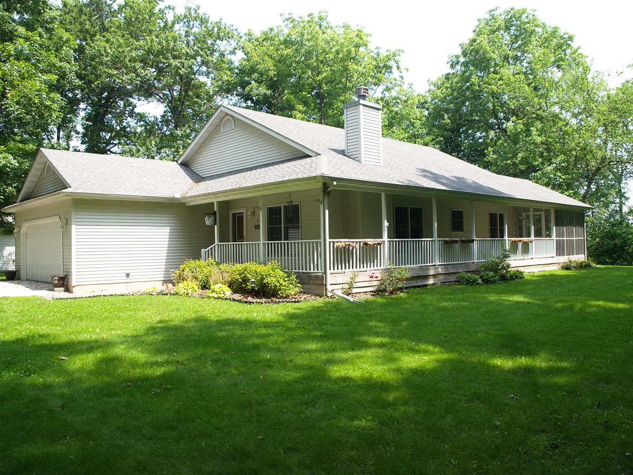 Embracing the Charm of a Wrap-Around Porch Your Guide 4