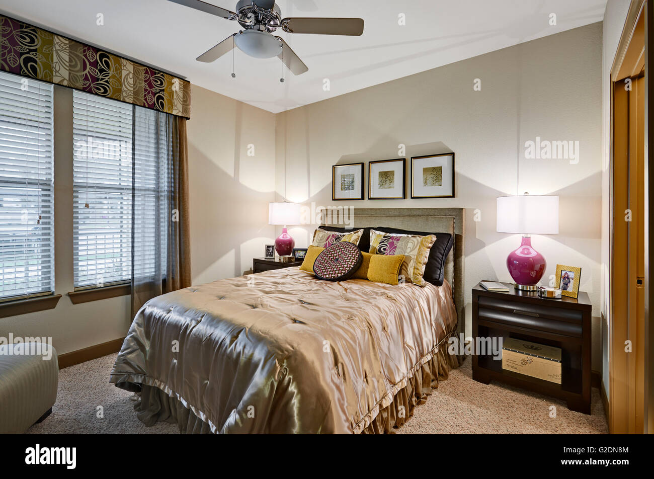 full size bed in small room 4