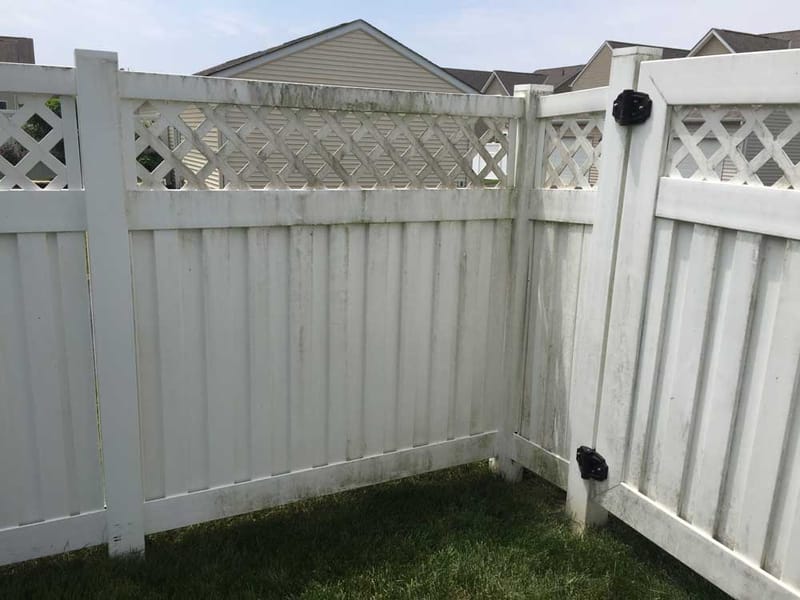 how to clean white vinyl fence 4