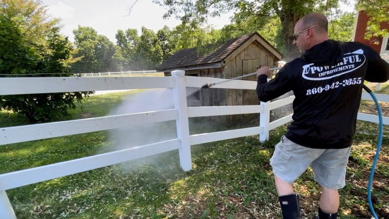 how to clean white vinyl fence 5