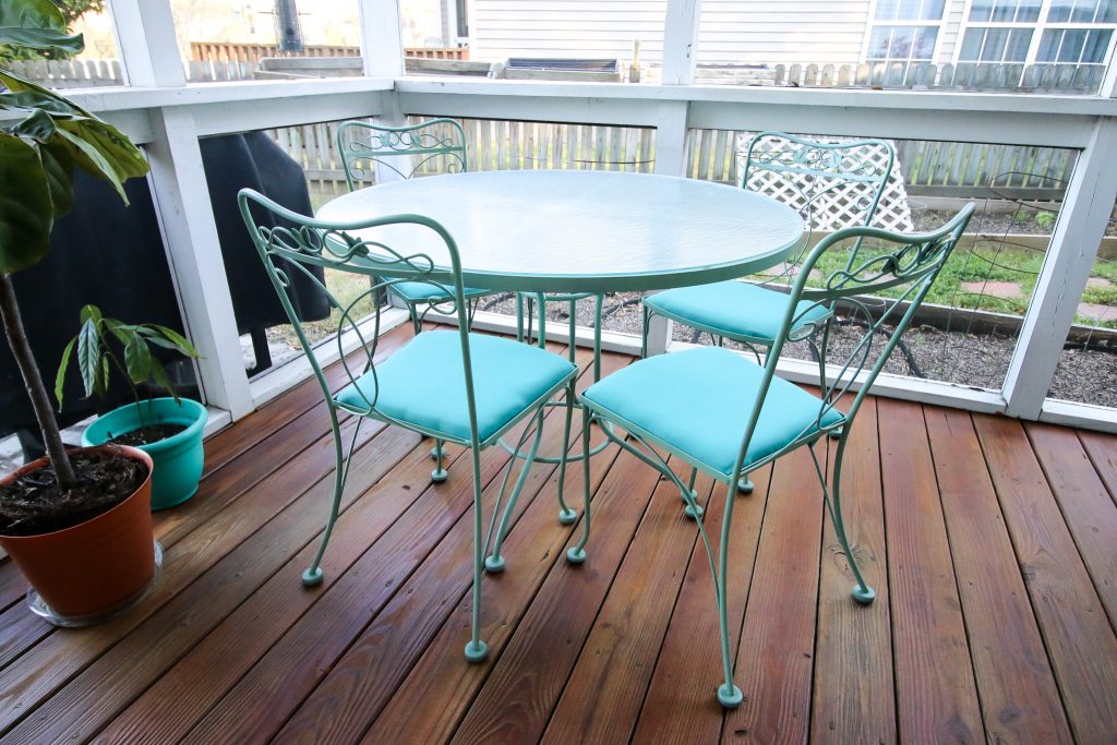 how to repaint patio furniture 3