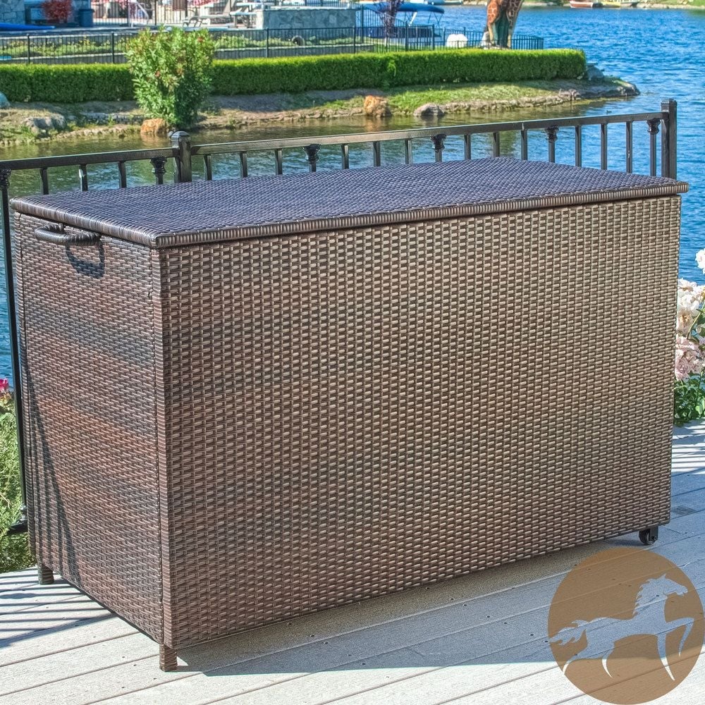 how to store outdoor cushions 4