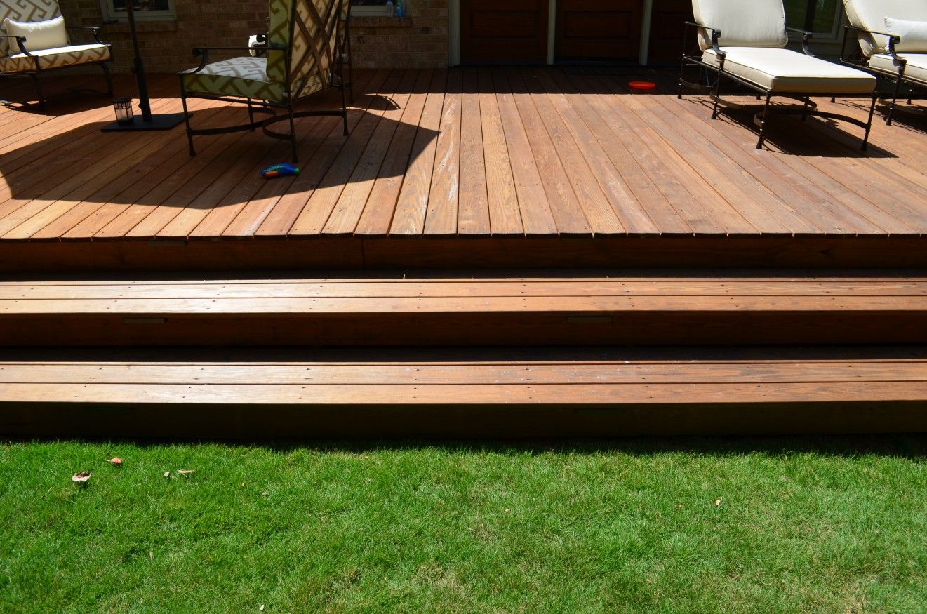 how wide are deck stairs 3