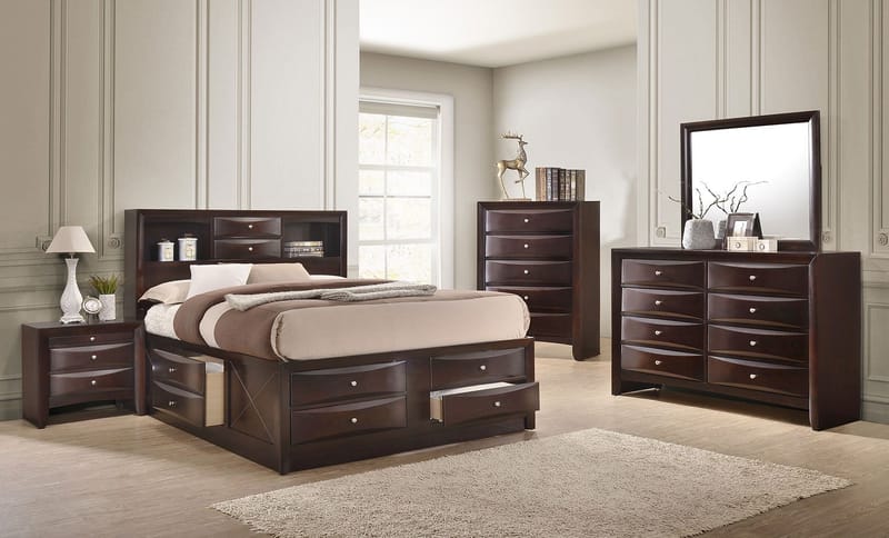 Maximizing Your King Size Retreat The Art of Storage Integration 2