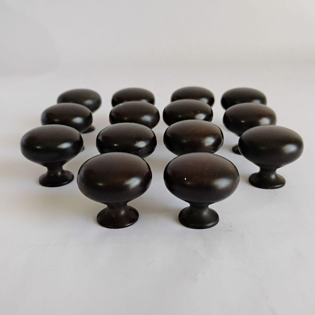 oil rubbed bronze cabinet knobs and pulls 2
