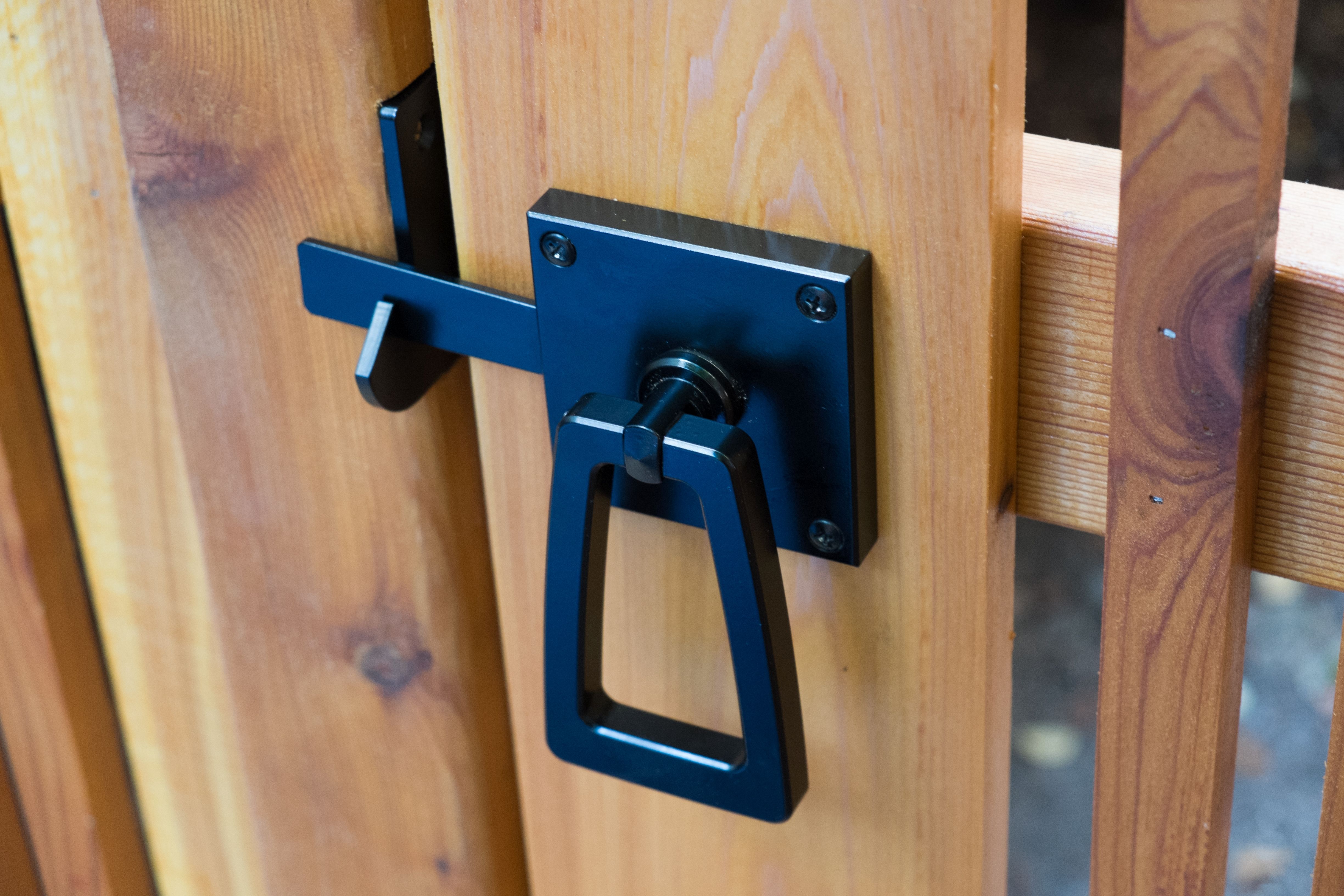 outdoor gate handle with lock 1