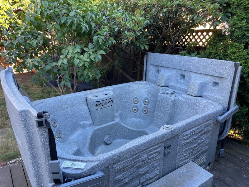 picture of a hot tub 5