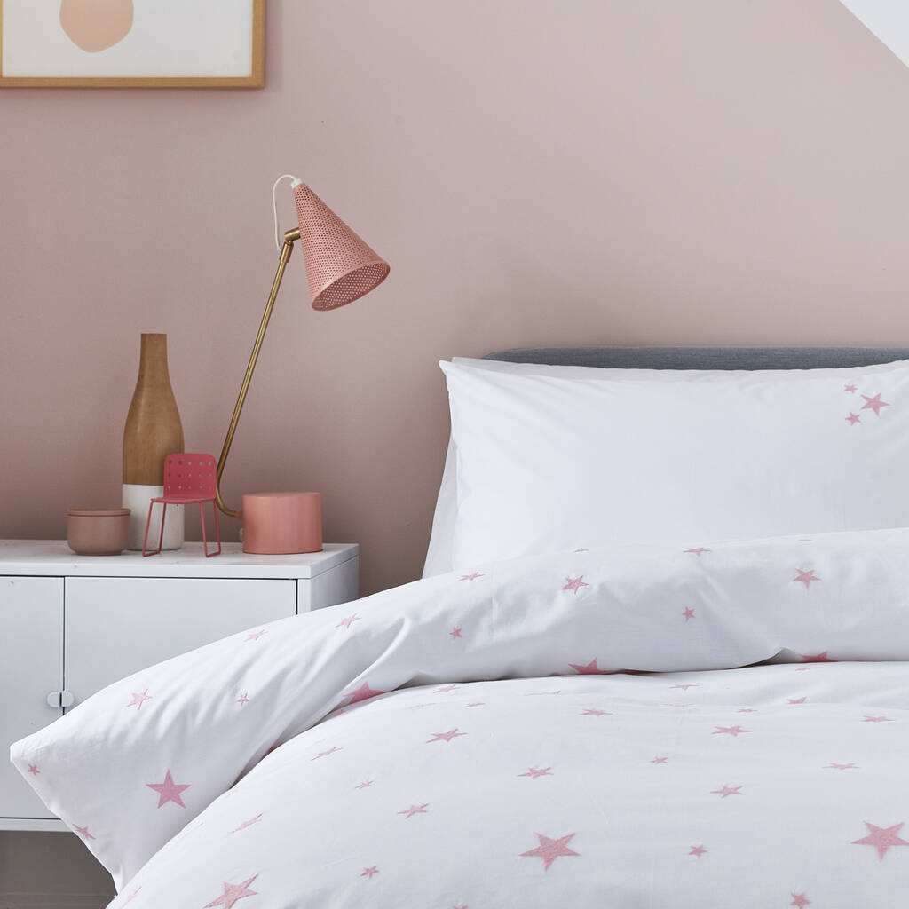pink and white bed linen 2