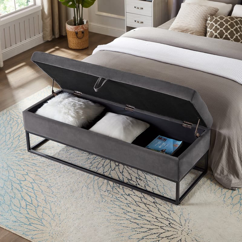 The Ultimate Guide to Choosing and Styling a Storage Bench for Your Bed 2