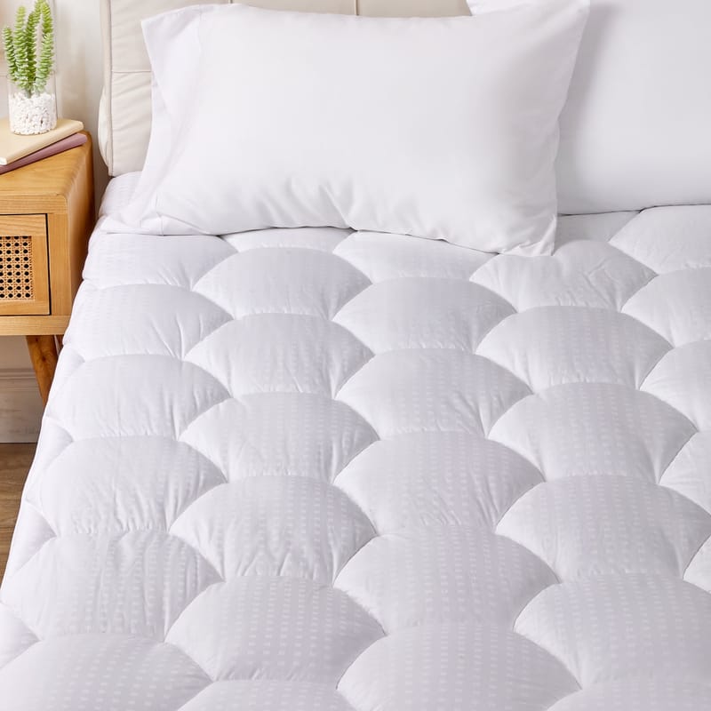 The Unseen Comfort How a Twin XL Mattress Pad Transforms 2