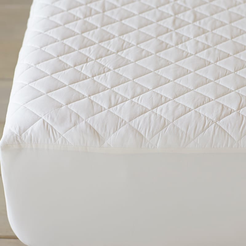 Understanding the Comfort and Benefits of 100% Cotton Mattress Pads 3