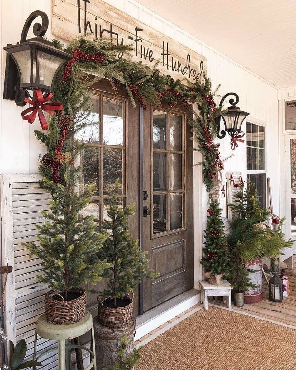 Unlocking the Magic of a Tiny Christmas Porch 4