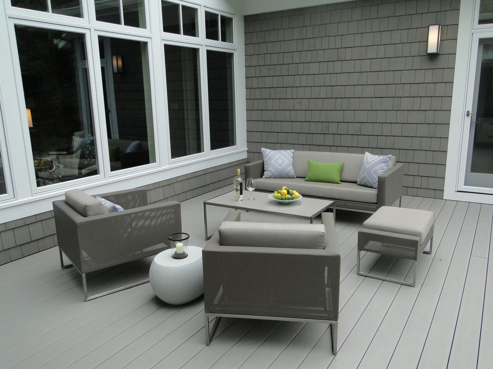 deck color for grey house