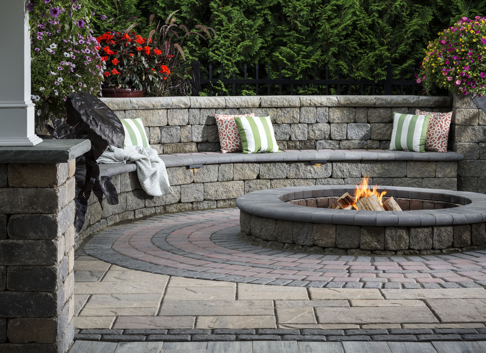 fire pit with seating wall