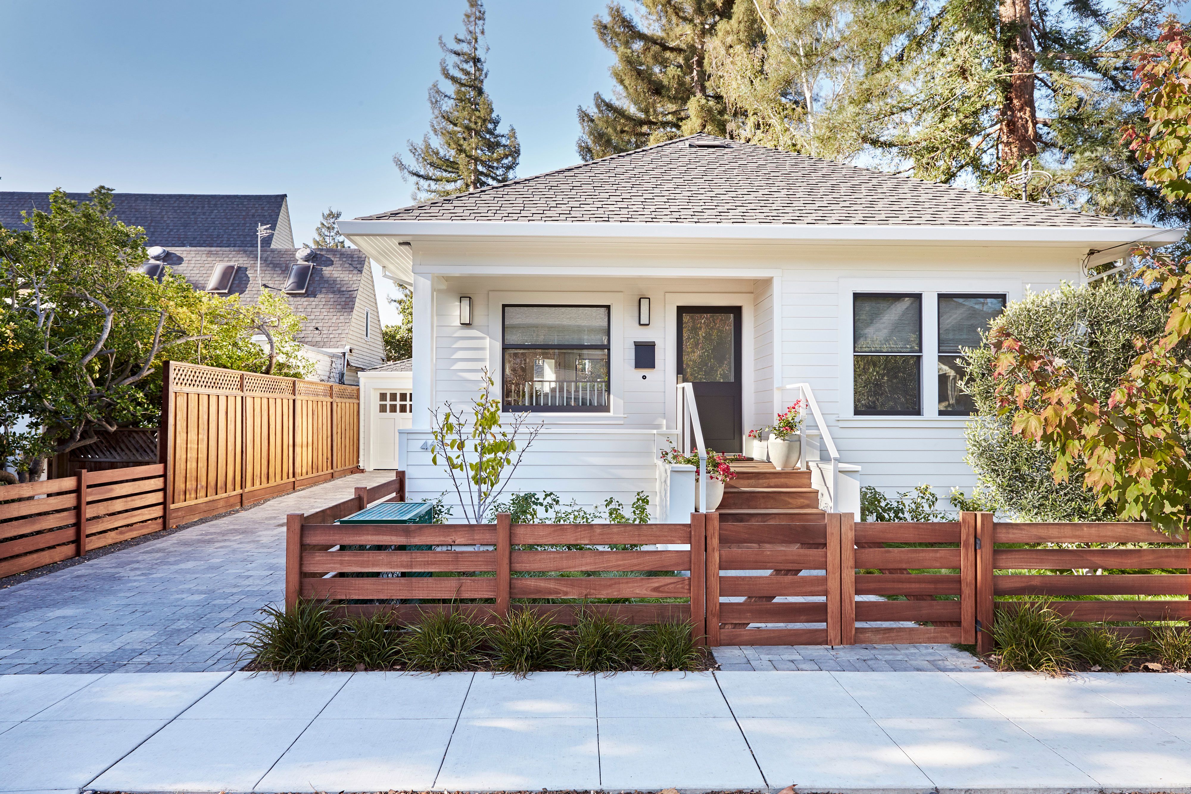 front yard small fence ideas