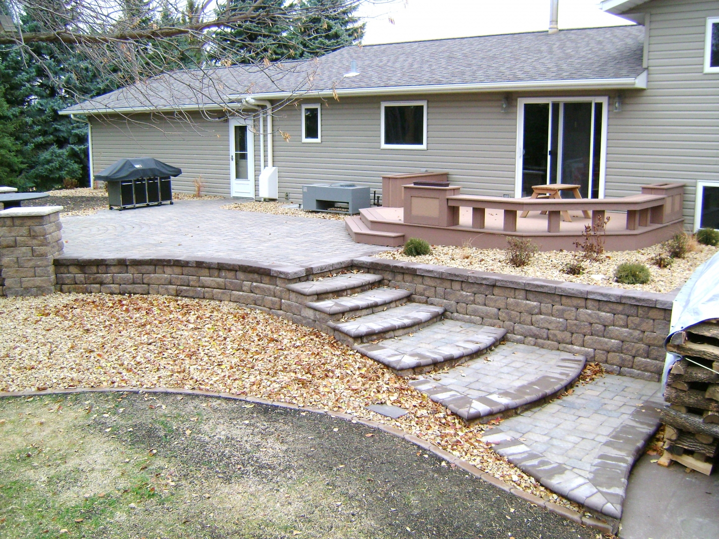 paver patio and retaining wall