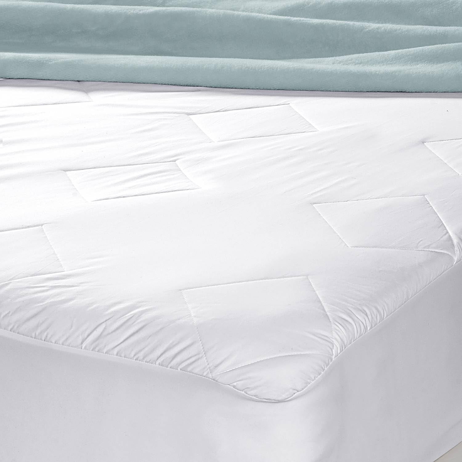 Understanding the Comfort and Benefits of 100% Cotton Mattress Pads